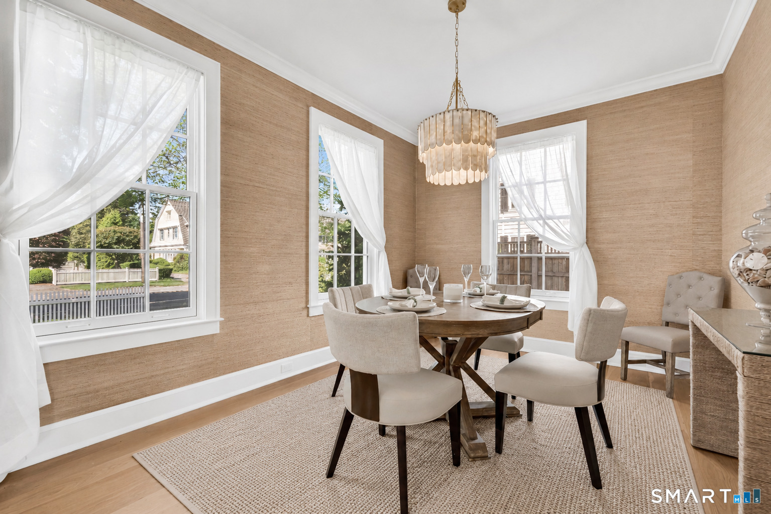 920 Old Post Road Fairfield, CT 06824 - Photo 6 of 40 Grasscloth wallcovering and beautiful chandelier