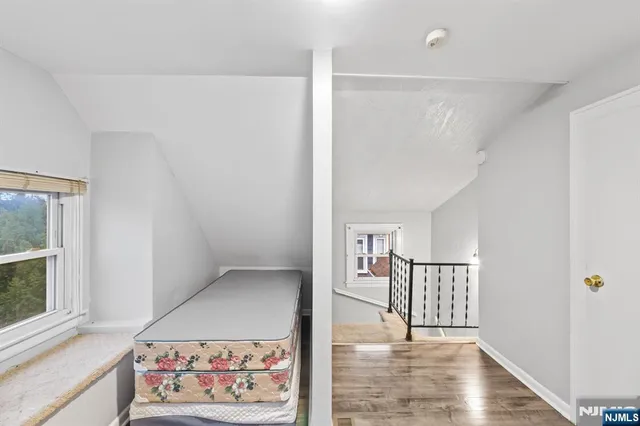 a view of entryway with an outdoor space