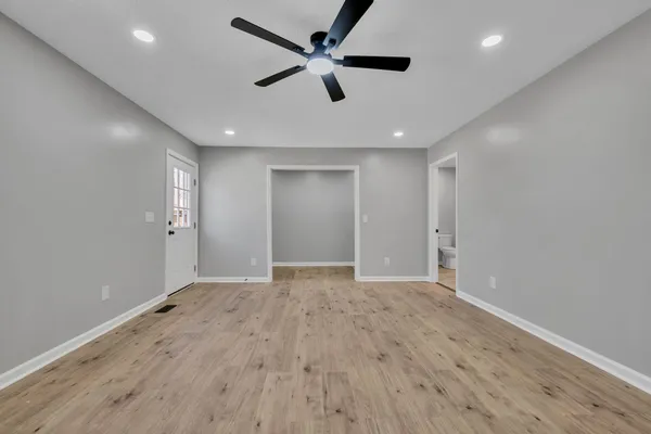 $285,000 | 435 Carman Avenue, New Johnsonville, TN 37134