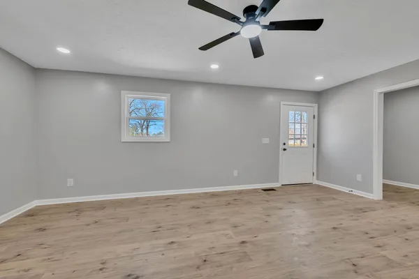 $285,000 | 435 Carman Avenue, New Johnsonville, TN 37134