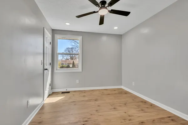 $285,000 | 435 Carman Avenue, New Johnsonville, TN 37134