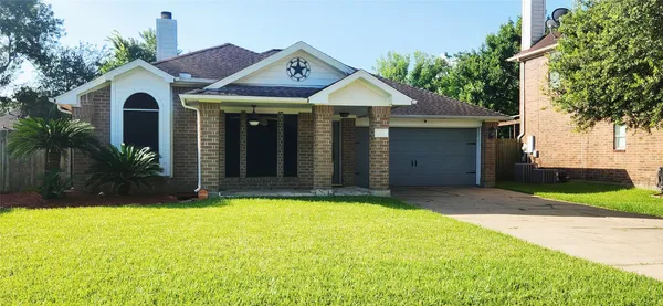 $2,350 | 213 Mango Street, Lake Jackson, TX 77566