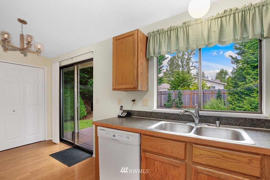 2211 185th Place Southeast Bothell, WA 98012 - Photo 11 of 22