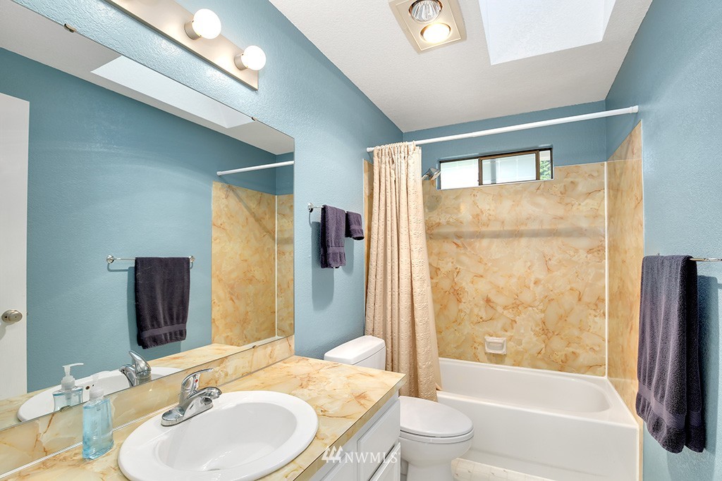 2211 185th Place Southeast Bothell, WA 98012 - Photo 17 of 22