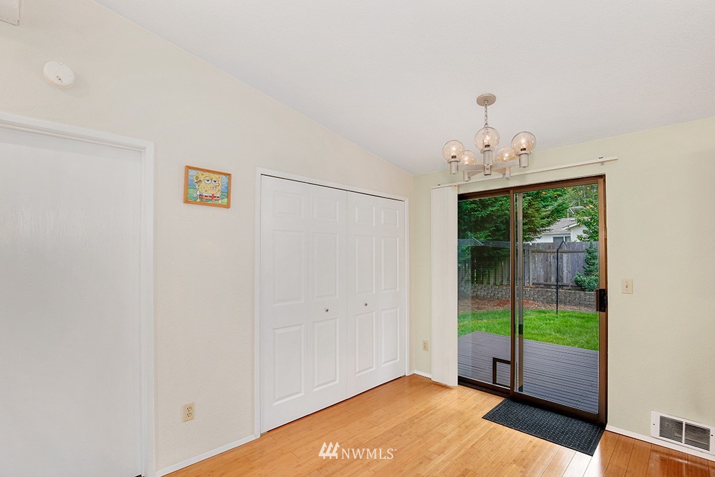 2211 185th Place Southeast Bothell, WA 98012 - Photo 7 of 22