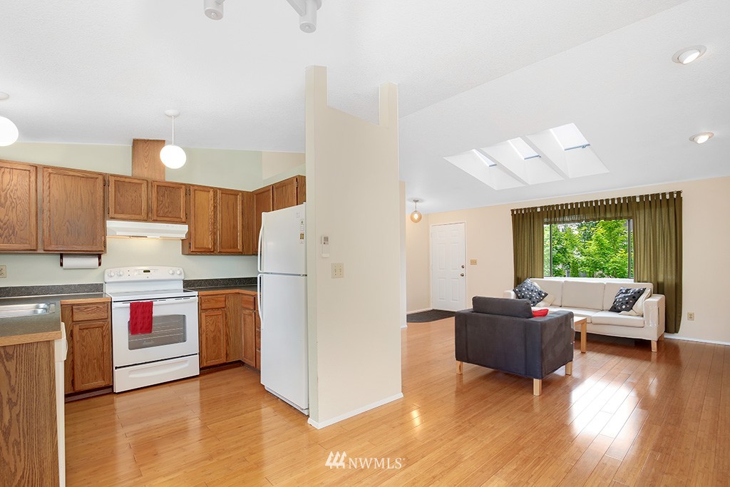 2211 185th Place Southeast Bothell, WA 98012 - Photo 9 of 22