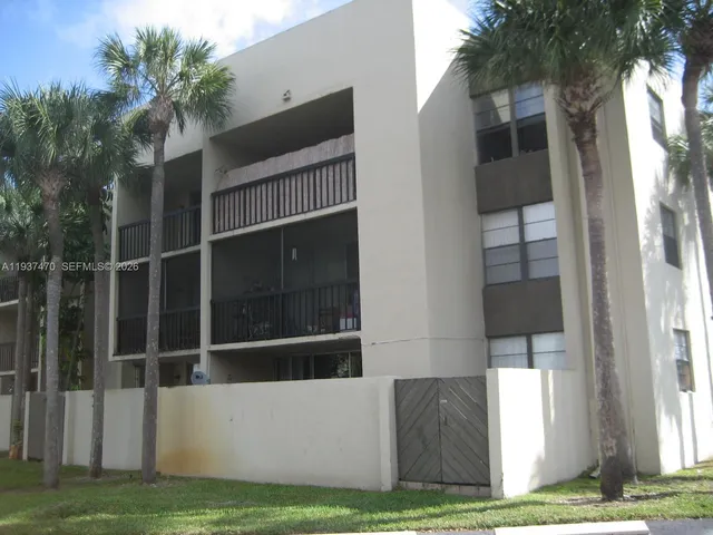 $2,000 | 10855 Southwest 112th Avenue, Unit 206, Miami, FL 33176