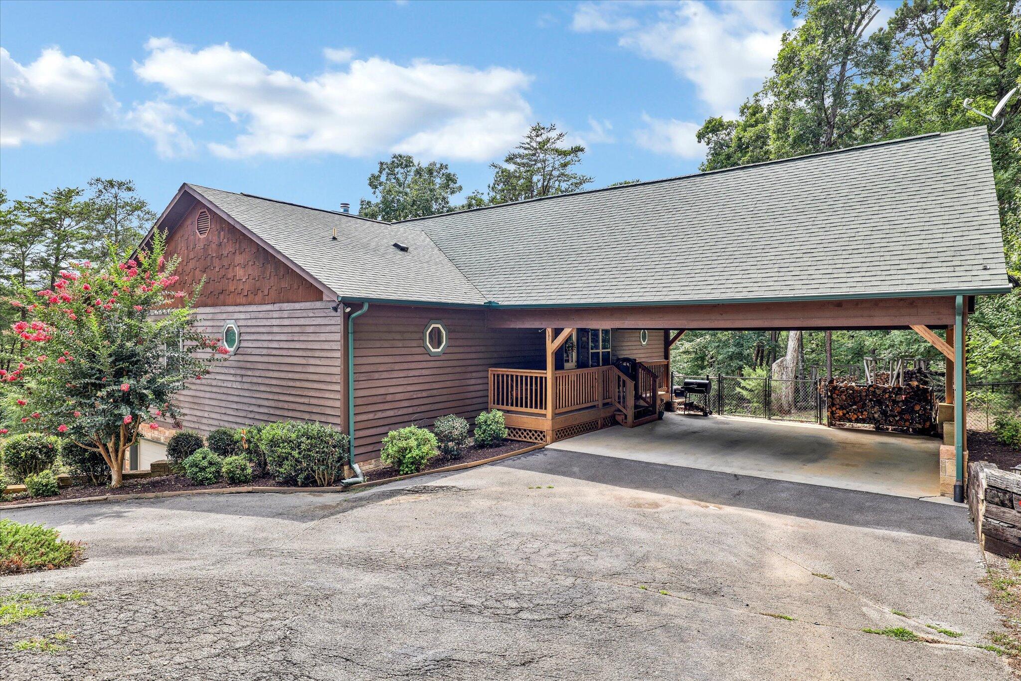 1035 Shadow Ridge Drive Sevierville, TN 37862 - Photo 2 of 33 02-IMG_0624