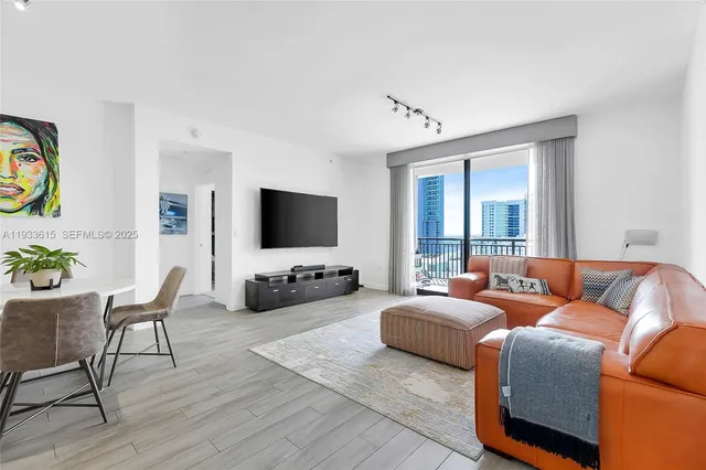 $4,300 | 999 Southwest 1st Avenue, Unit 1505, Miami, FL 33130