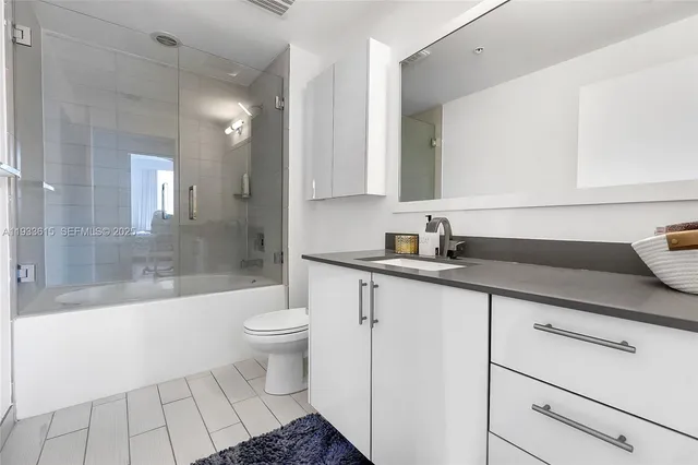 $4,300 | 999 Southwest 1st Avenue, Unit 1505, Miami, FL 33130