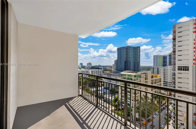 $4,300 | 999 Southwest 1st Avenue, Unit 1505, Miami, FL 33130