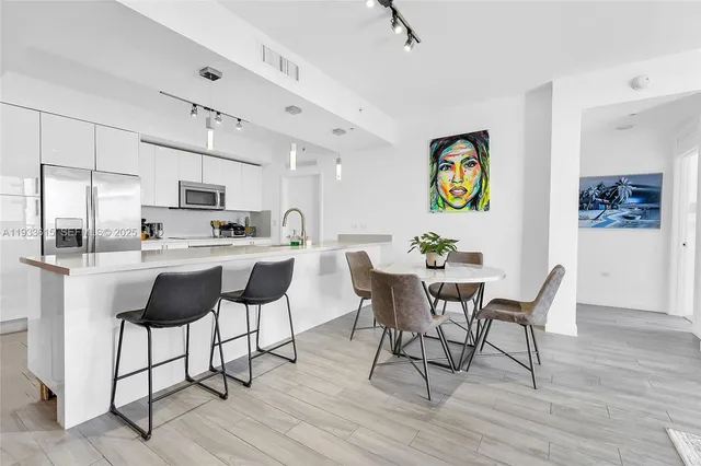 $4,300 | 999 Southwest 1st Avenue, Unit 1505, Miami, FL 33130