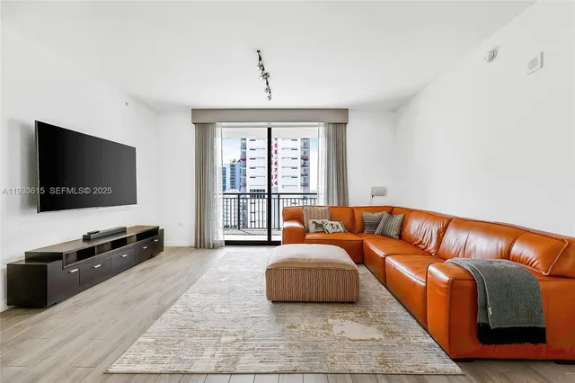$4,300 | 999 Southwest 1st Avenue, Unit 1505, Miami, FL 33130