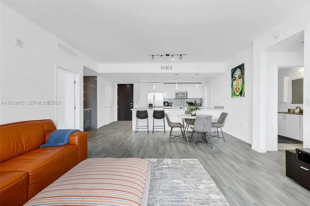 $4,300 | 999 Southwest 1st Avenue, Unit 1505, Miami, FL 33130