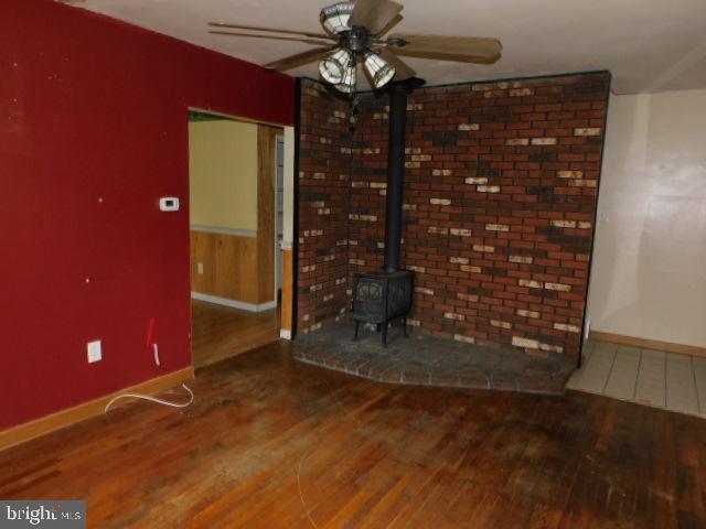 232 Cherry Road Millville, NJ 08332 - Photo 8 of 17 Living Room