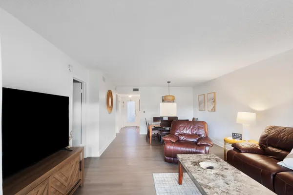 $2,600 | 20 Abbey Lane, Unit 102, Delray Beach, FL 33446