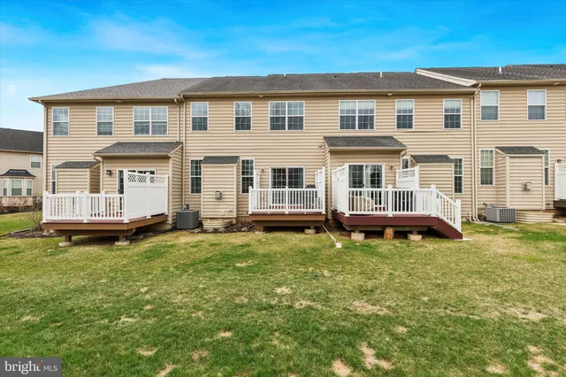 $3,300 | 3229 Meadow View Circle, Unit 157, Furlong, PA 18925