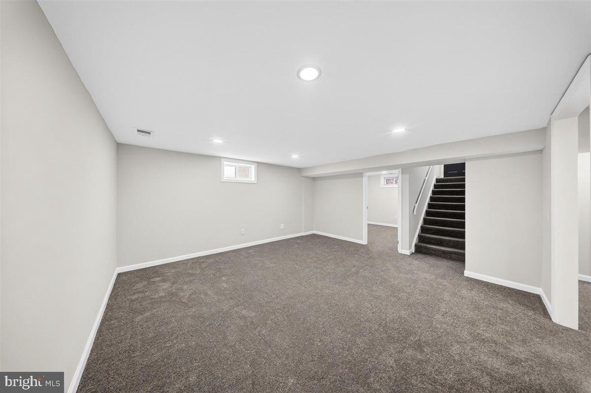 24 Vansant Road Newark, DE 19711 - Photo 26 of 44 a view of room and stairs