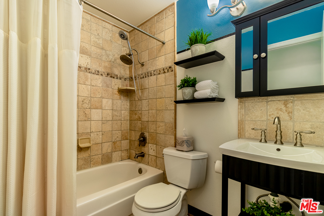 1910 Emory Avenue Simi Valley, CA 93063 - Photo 16 of 19 Gallery Image 16