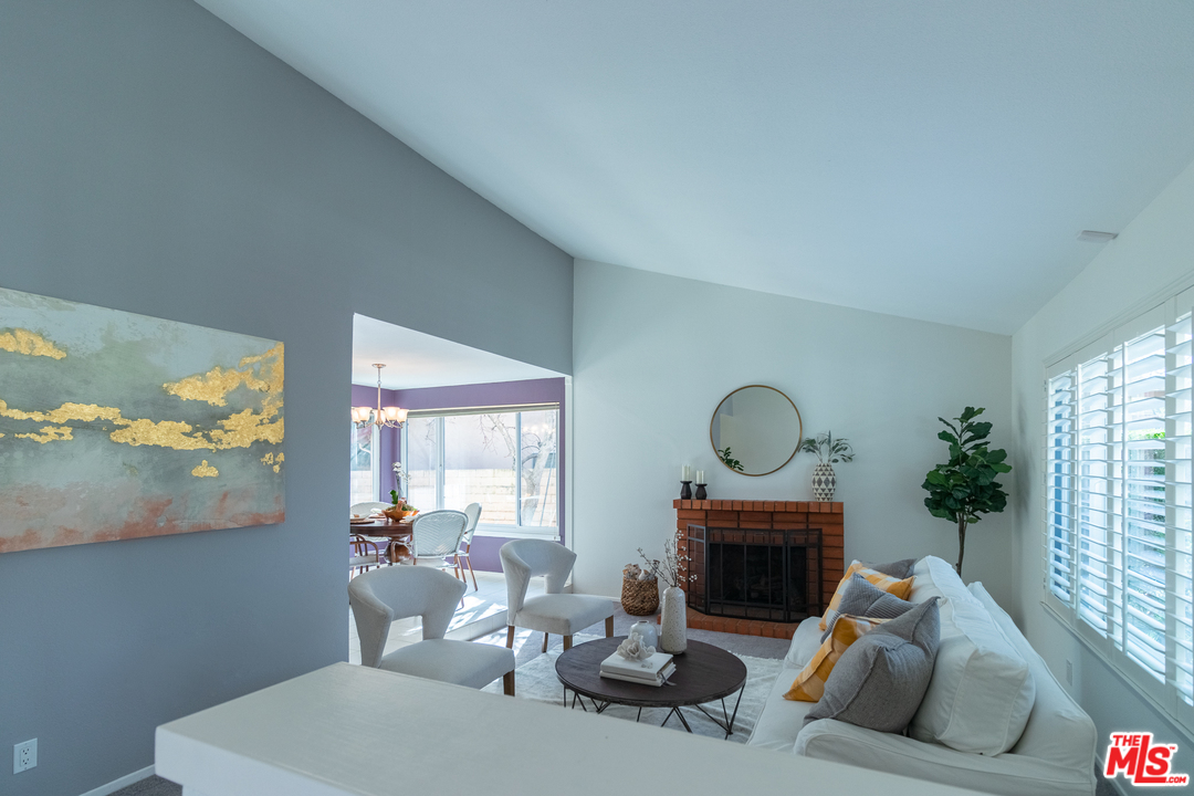 1910 Emory Avenue Simi Valley, CA 93063 - Photo 4 of 19 Gallery Image 4
