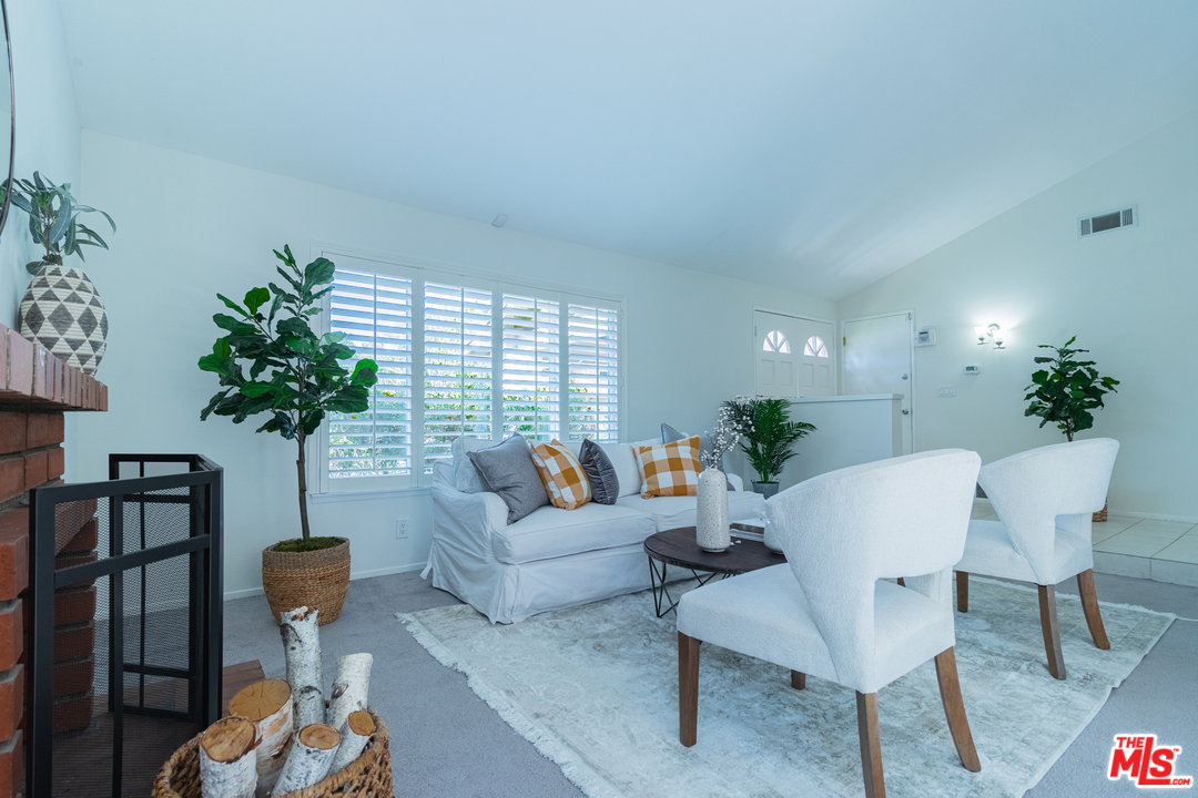 1910 Emory Avenue Simi Valley, CA 93063 - Photo 5 of 19 Gallery Image 5