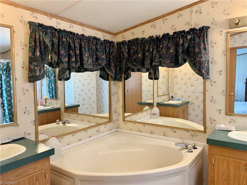 742 Armstrong Road Jonesville, NC 28642 - Photo 18 of 22 Gallery Image 18
