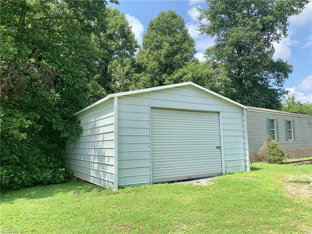 742 Armstrong Road Jonesville, NC 28642 - Photo 6 of 22 Gallery Image 6