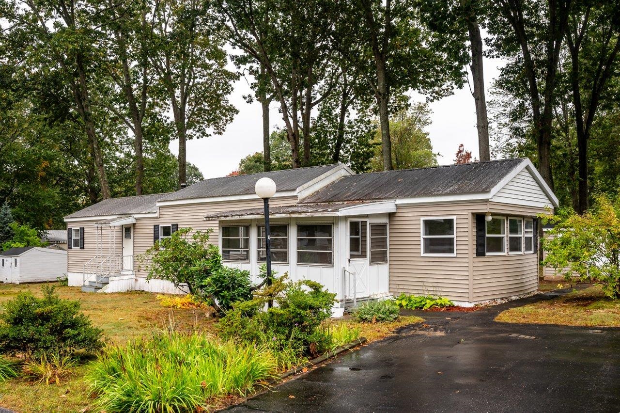 4 South Dewberry Rochester, NH 03867 - Photo 1 of 16