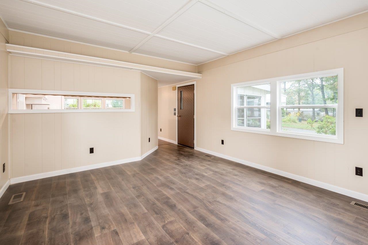 4 South Dewberry Rochester, NH 03867 - Photo 6 of 16