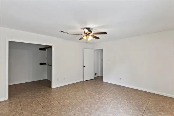 $2,300 | 2208 Lobo Drive, Bryan, TX 77807