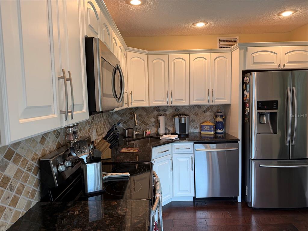 2426 Ecuadorian Way, Unit 40 Clearwater, FL 33763 - Photo 8 of 15