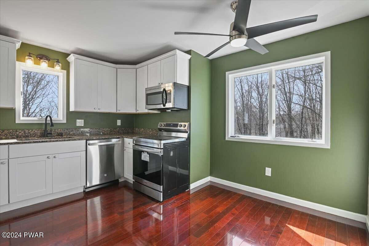 4410 Pine Ridge Drive West Bushkill, PA 18324 - Photo 10 of 31