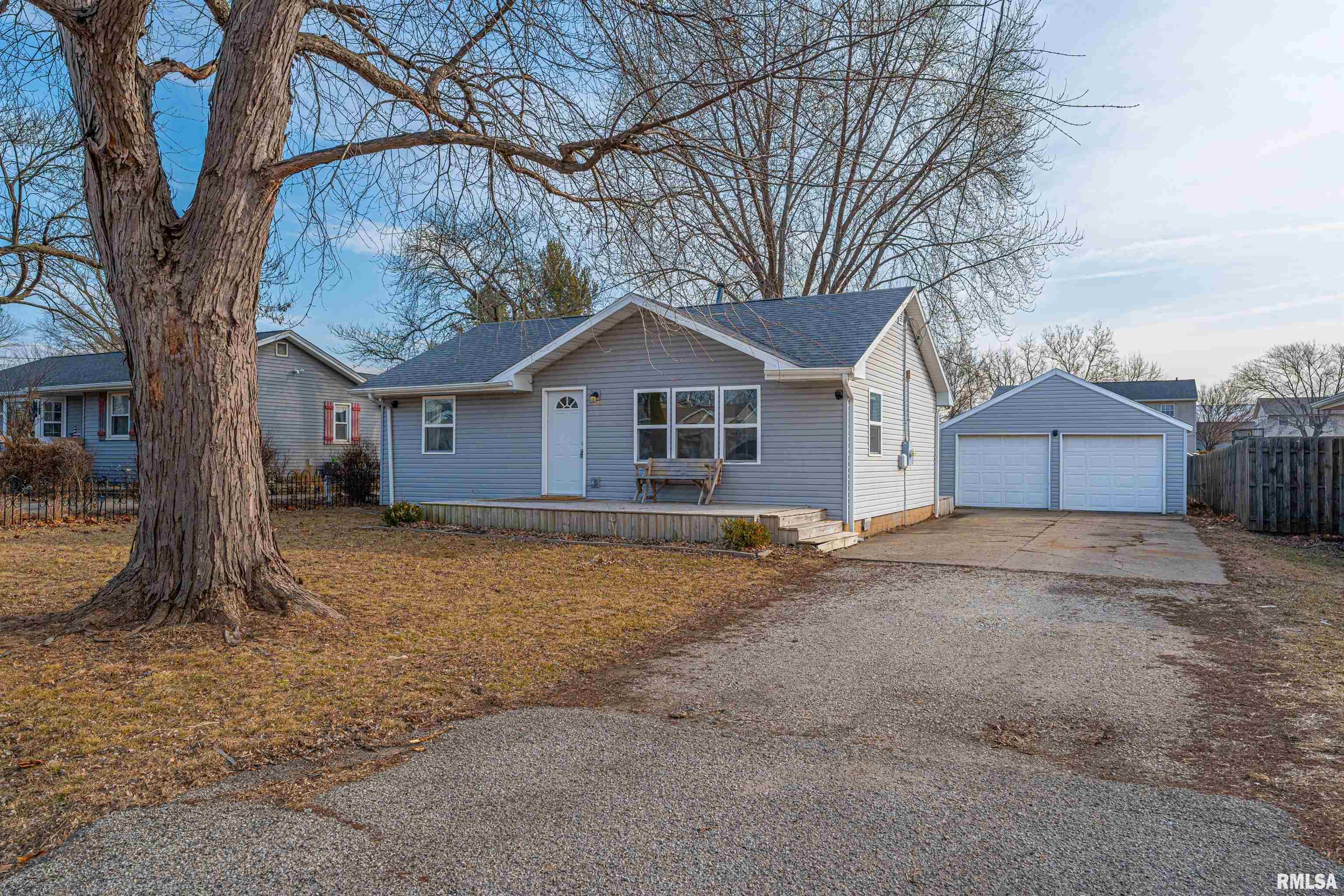 112 Briargate Road Washington, IL 61571 - Photo 1 of 16