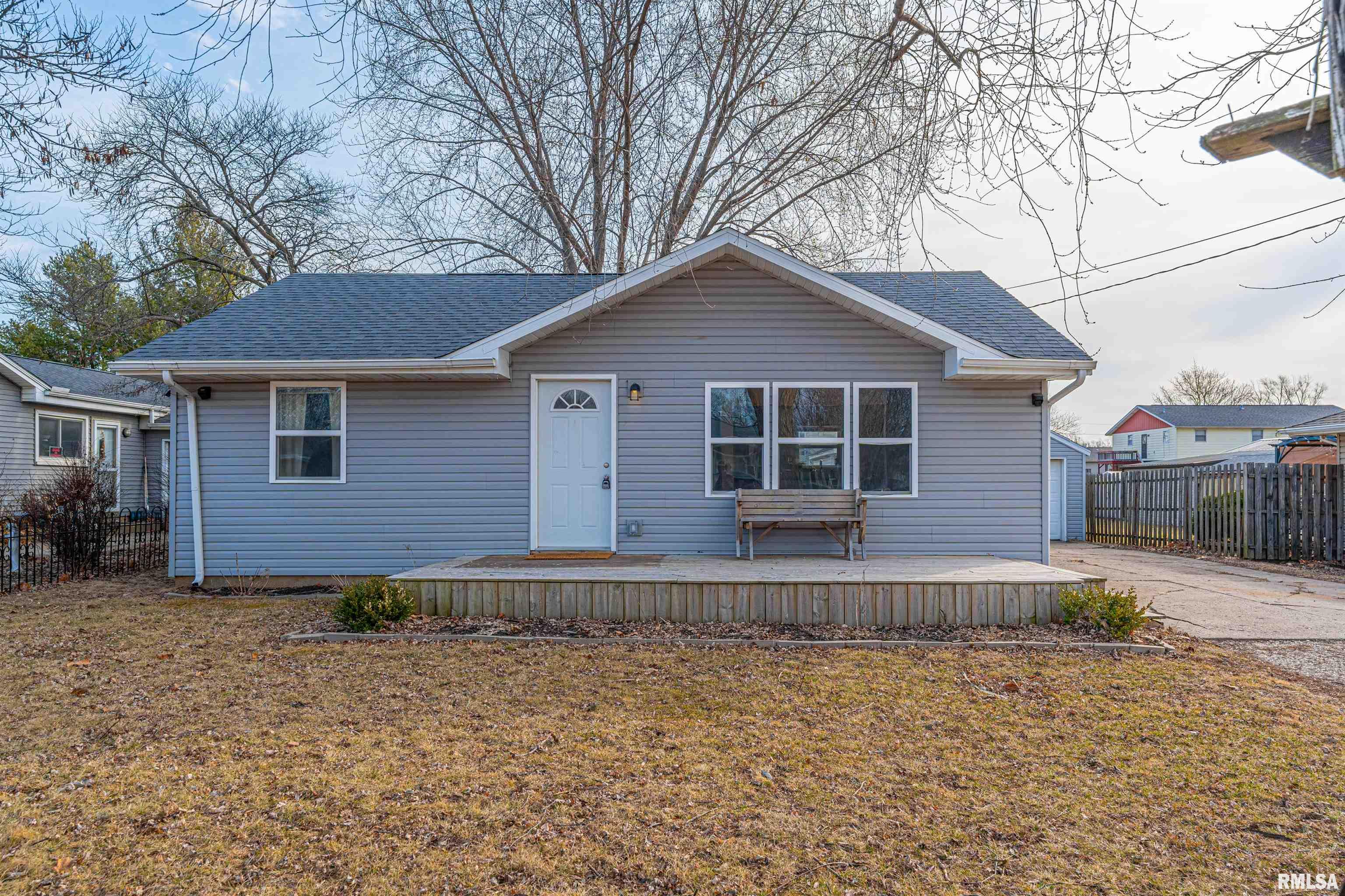 112 Briargate Road Washington, IL 61571 - Photo 2 of 16