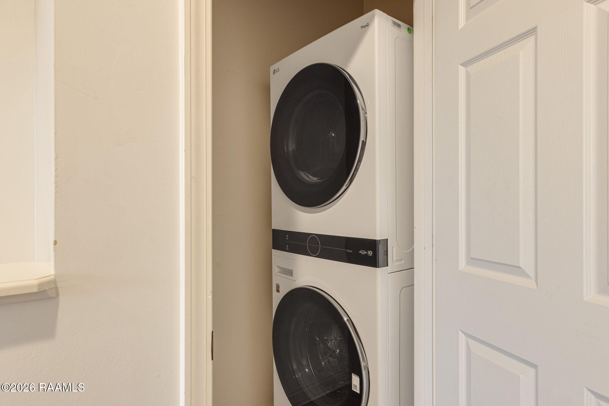 1402 Jefferson Street, Unit 201 Lafayette, LA 70501 - Photo 20 of 34 53-web-or-mls-1402 Jefferson St 201-16