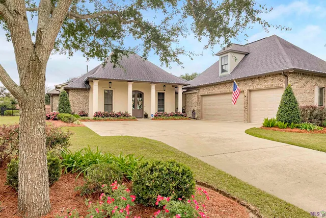 $640,500 | 5422 Cypress Point Lane, Gonzales, LA 70737