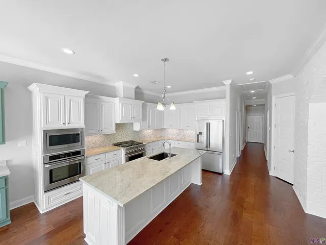 $640,500 | 5422 Cypress Point Lane, Gonzales, LA 70737