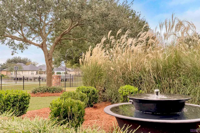 $640,500 | 5422 Cypress Point Lane, Gonzales, LA 70737