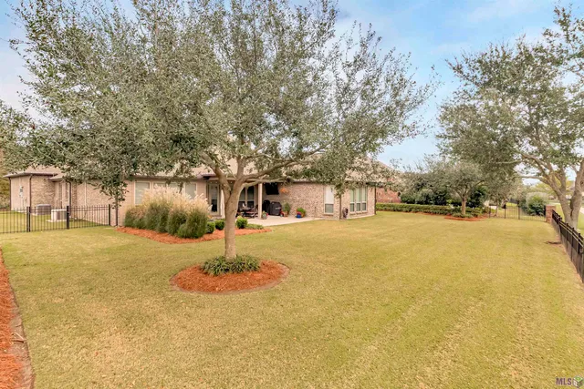 $640,500 | 5422 Cypress Point Lane, Gonzales, LA 70737