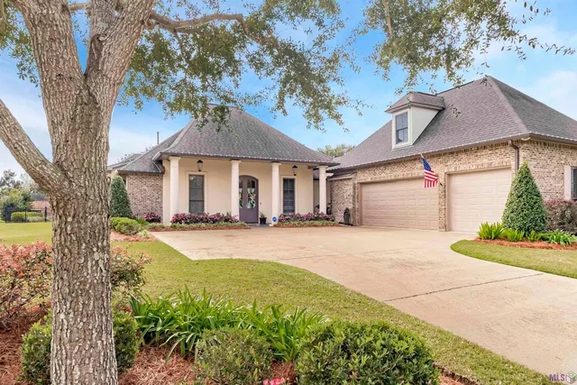 $640,500 | 5422 Cypress Point Lane, Gonzales, LA 70737