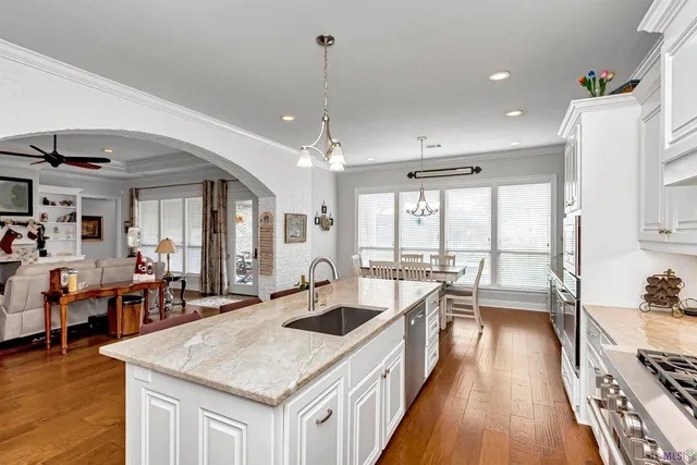 $640,500 | 5422 Cypress Point Lane, Gonzales, LA 70737