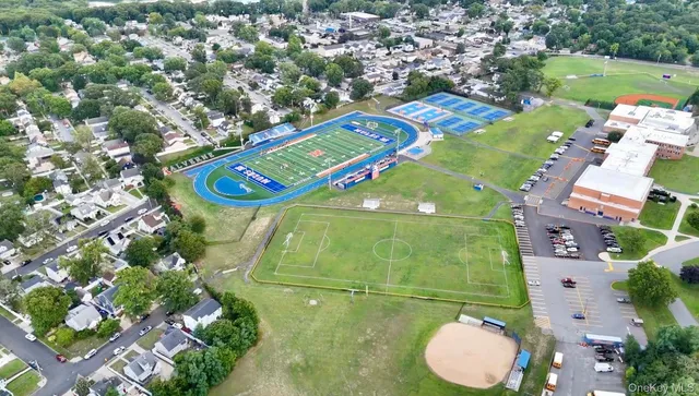 $770,000 | 40 Hendrickson Avenue, Lynbrook, NY 11563