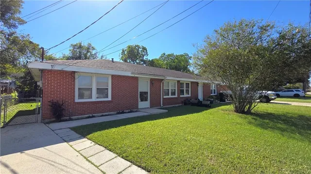 $279,900 | 103-a Live Oak Drive, Belle Chasse, LA 70037