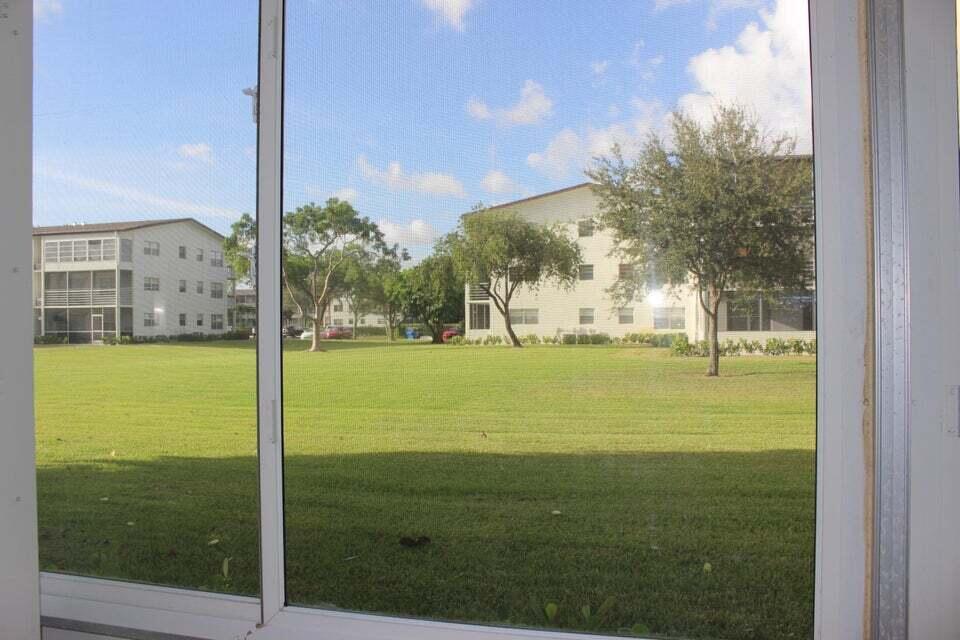 46 Mansfield B Boca Raton, FL 33434 - Photo 26 of 70 LUXURY GARDEN VIEW FROM PATIO