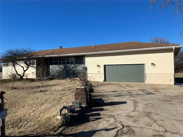 $266,900 | 200 Lakecrest Boulevard, Rushville, MO 64484