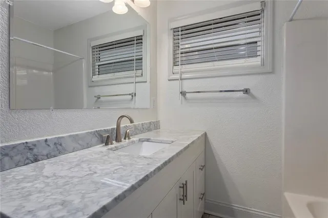 $266,900 | 200 Lakecrest Boulevard, Rushville, MO 64484