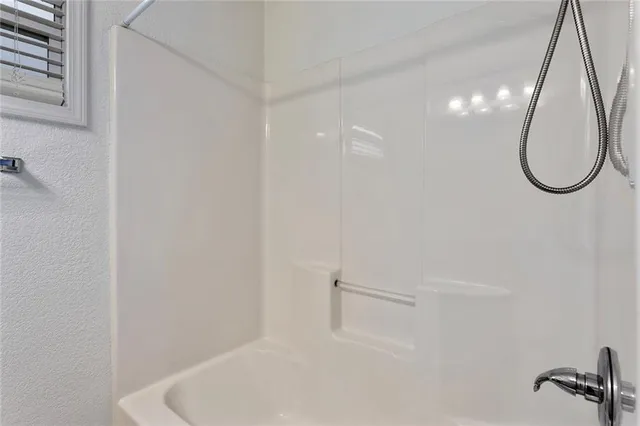 $266,900 | 200 Lakecrest Boulevard, Rushville, MO 64484