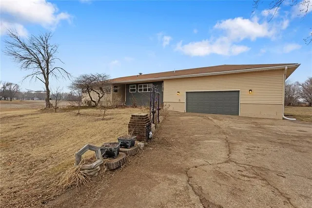 $266,900 | 200 Lakecrest Boulevard, Rushville, MO 64484