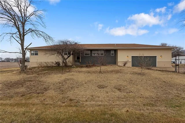 $266,900 | 200 Lakecrest Boulevard, Rushville, MO 64484