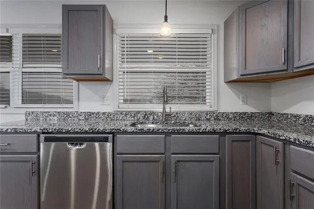 $266,900 | 200 Lakecrest Boulevard, Rushville, MO 64484